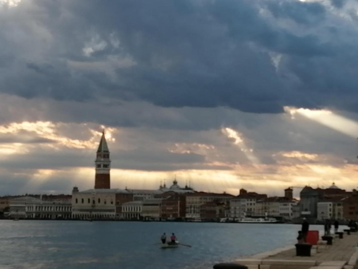Locazione Mery Venetië Buitenkant foto